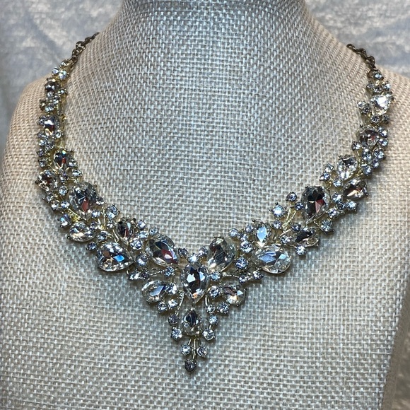Vintage Rhinestone Bib Necklace Silver Tone 16-18” Multiple Shapes & Size stones - Picture 4 of 17